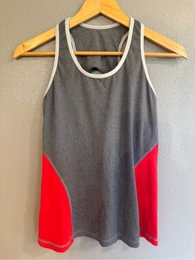 Sofibella Gray Athletic Tank with Red Side Panels